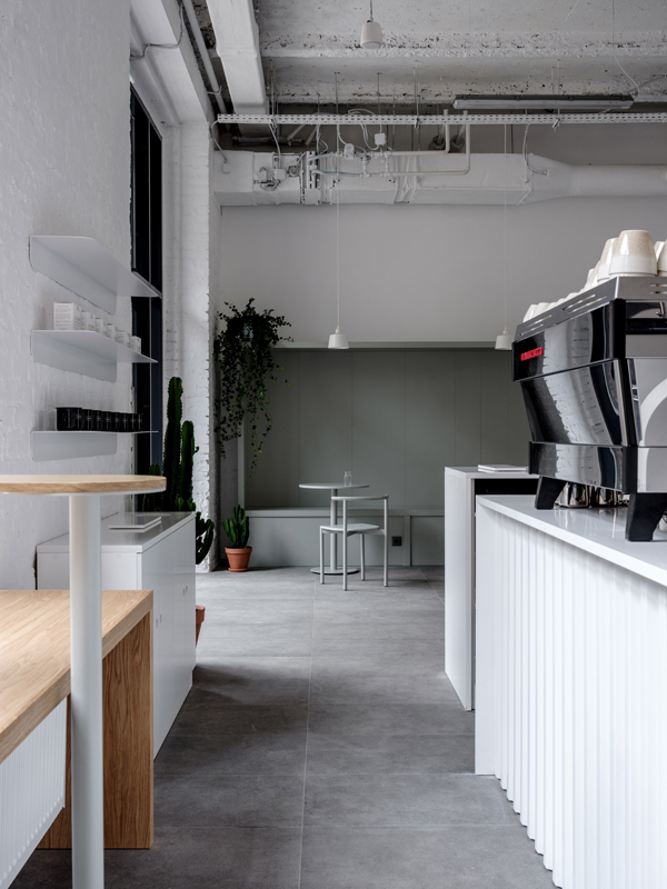 This industrial former silk factory in Moscow has been transformed by studio Asketik into a monochrome cafe with beautiful proportions.
monochrome, cafe, moscow, asketik, stylejuicer, blog, trend, industrial space, white wash, bloom-n-brew, hip, cultural differences, connected, melbourne, stockholm